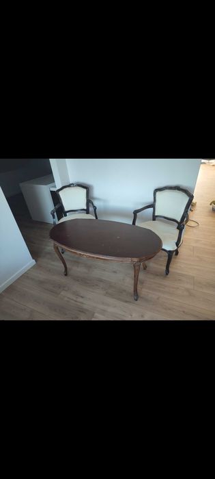 Stylowy Stolik z krzesłami do renowacji