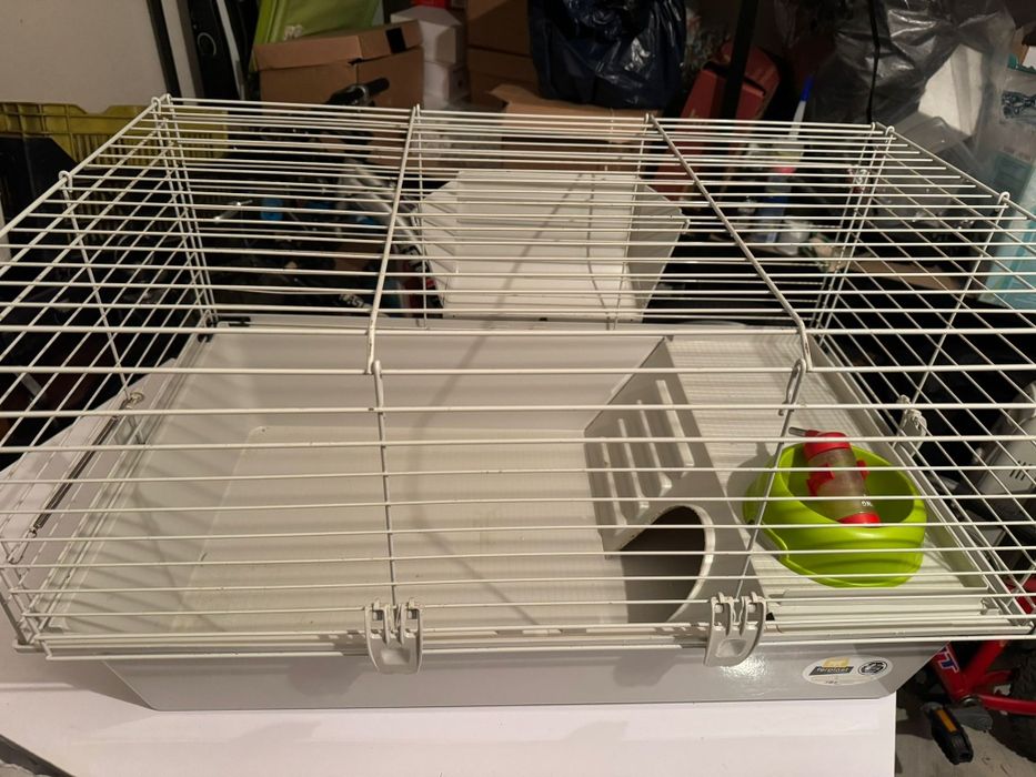 Gaiola grande e nova