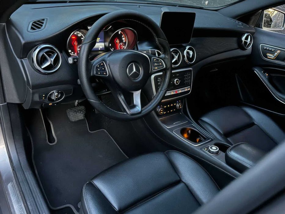 Mercedes-Benz GLA 250 4MATIC      2018