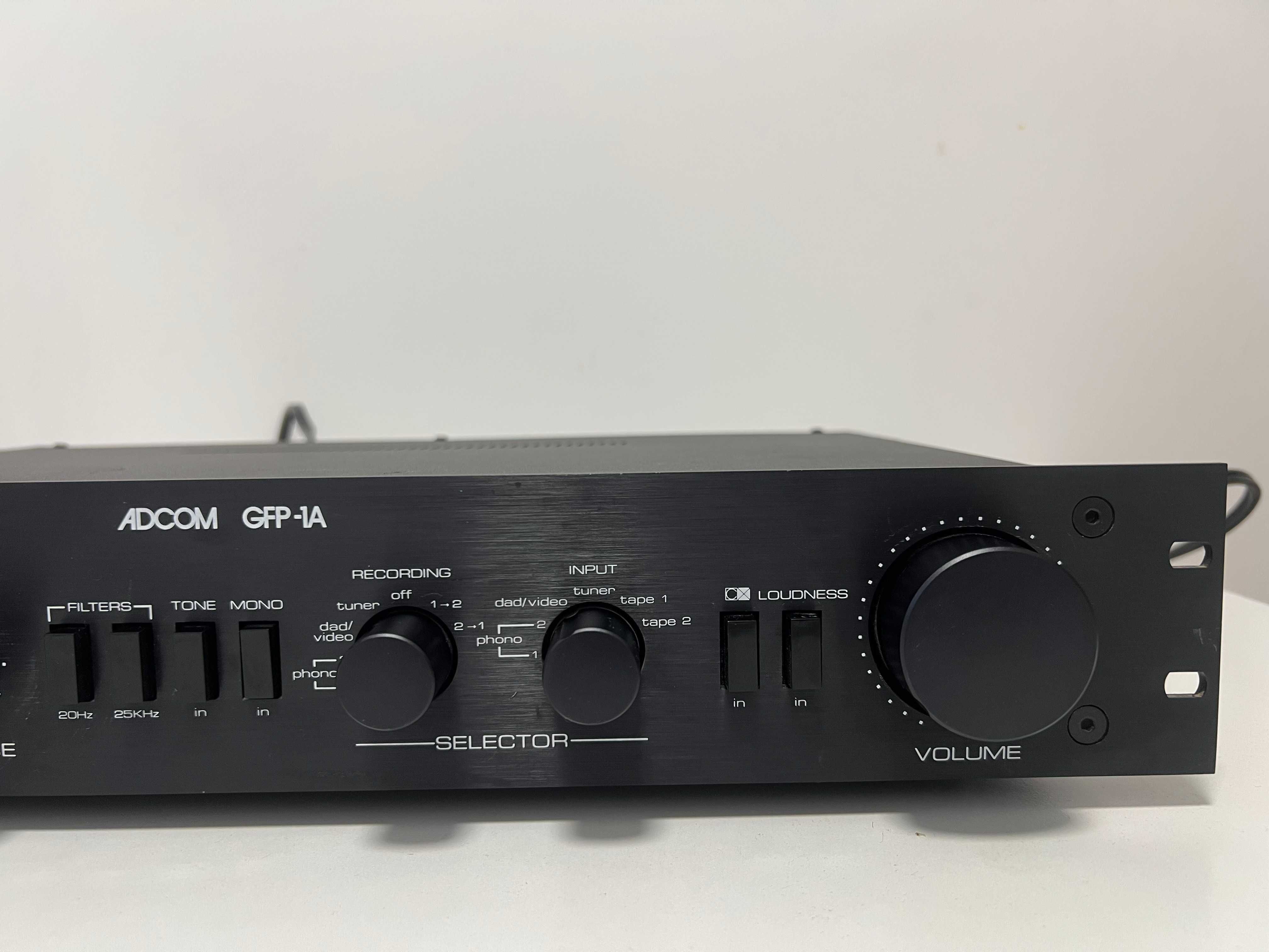 Продам предусилитель Adcom Gfp-1a