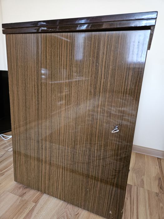 Maszyna do szycia z szafką Łucznik elektryczna