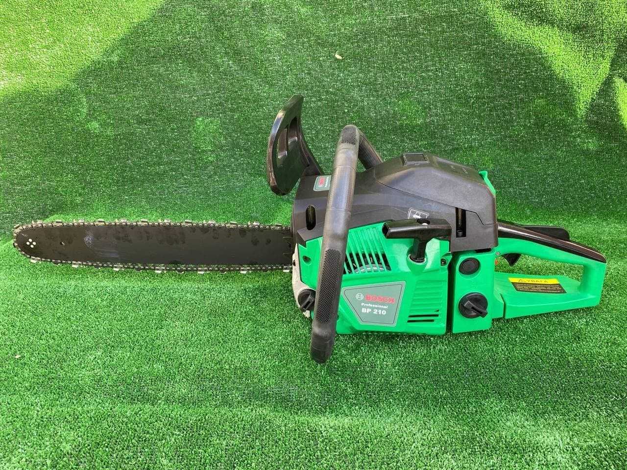 ПОТУЖНА! Бензопила BOSCH BP 210 (6.3 кВт)
