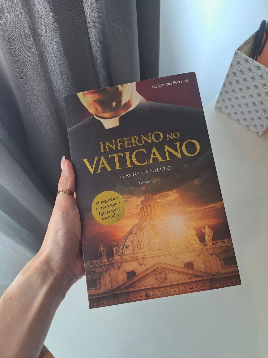 Inferno no Vaticano - Flávio Capuleto