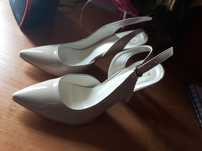 Buty czółenka rozm 37 nude lakierki
