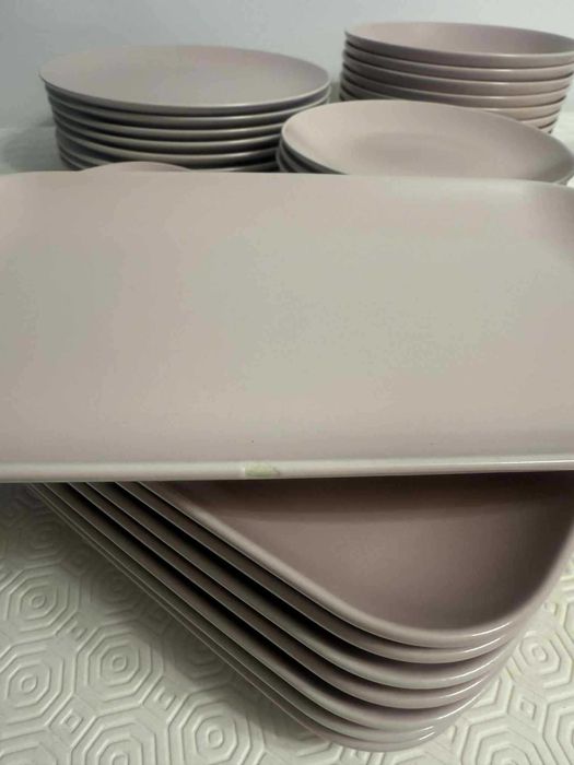 Ikea Fargklar różowy serwis 40 sztuk