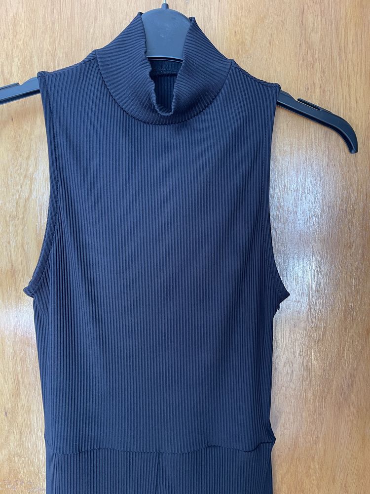 Macacao bershka preto