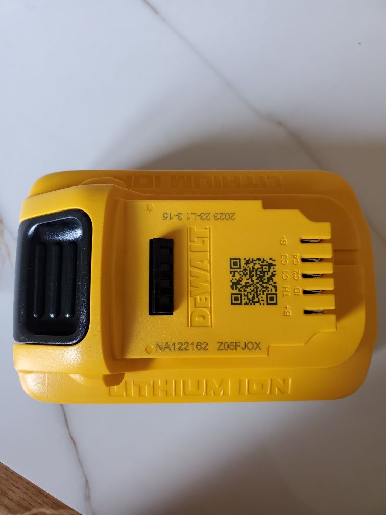 Батарея DEWALT Power stack оригінал!