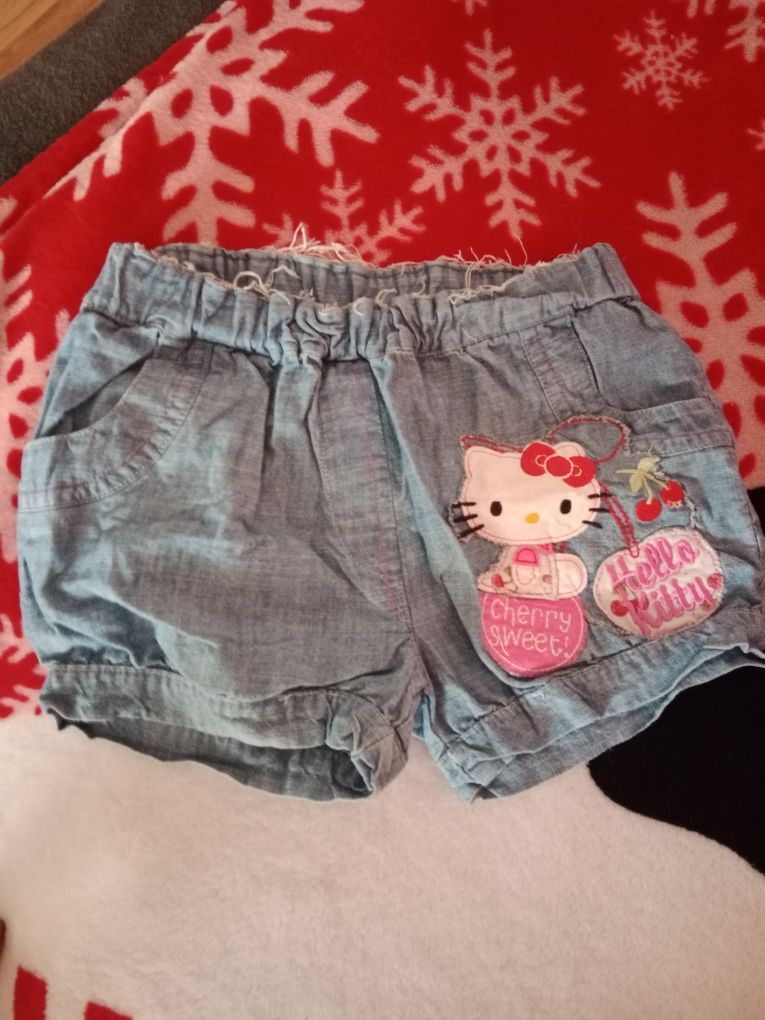 Krótkie spodenki szorty spodnie na lato Hello Kitty