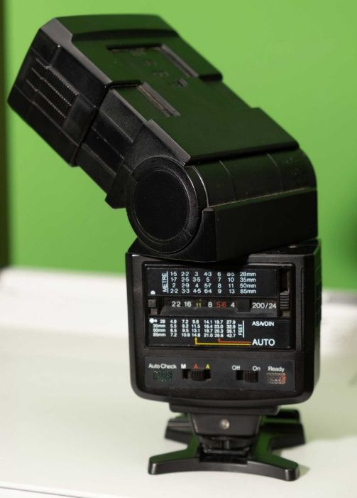 Фотовспышка Tumax-320TEZ. Ведущее число -32. ДВОЙНОЙ излучатель