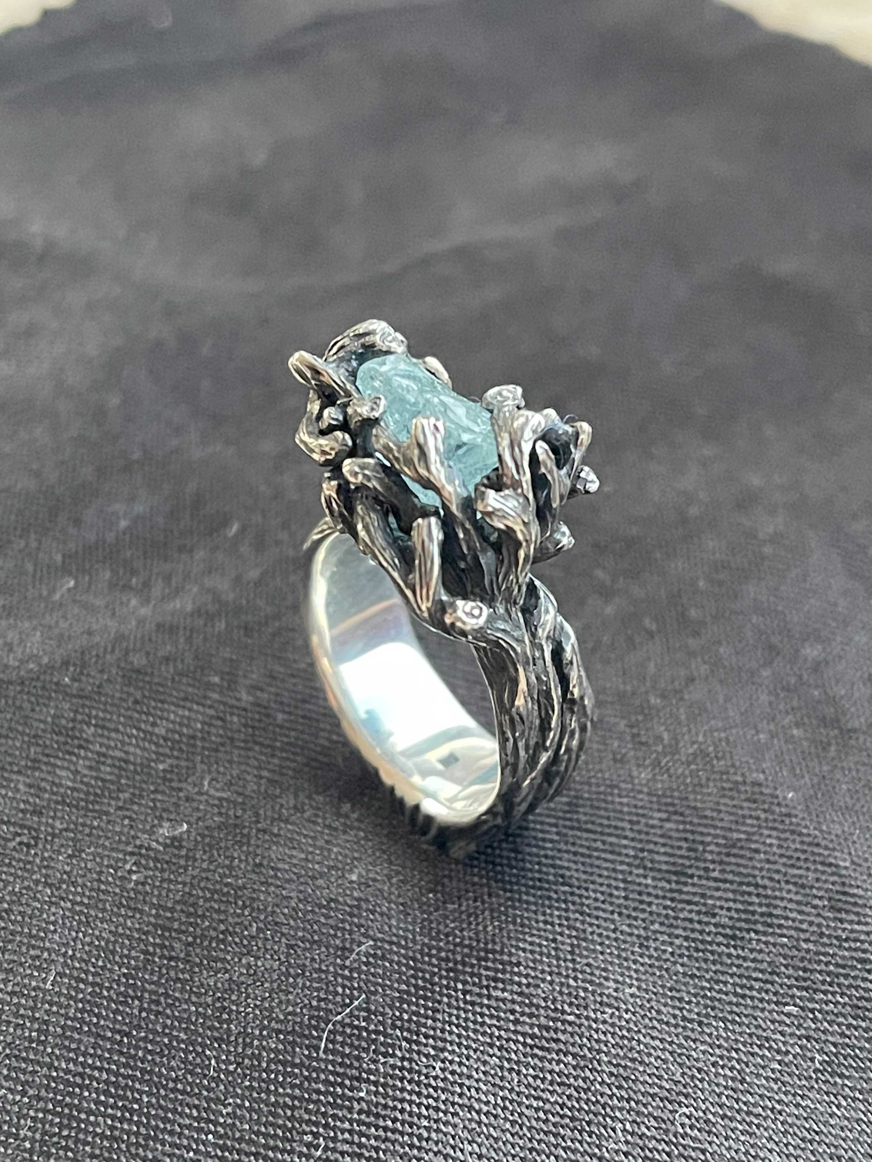Exclusive Silver Ring with Topaz (Kochut)