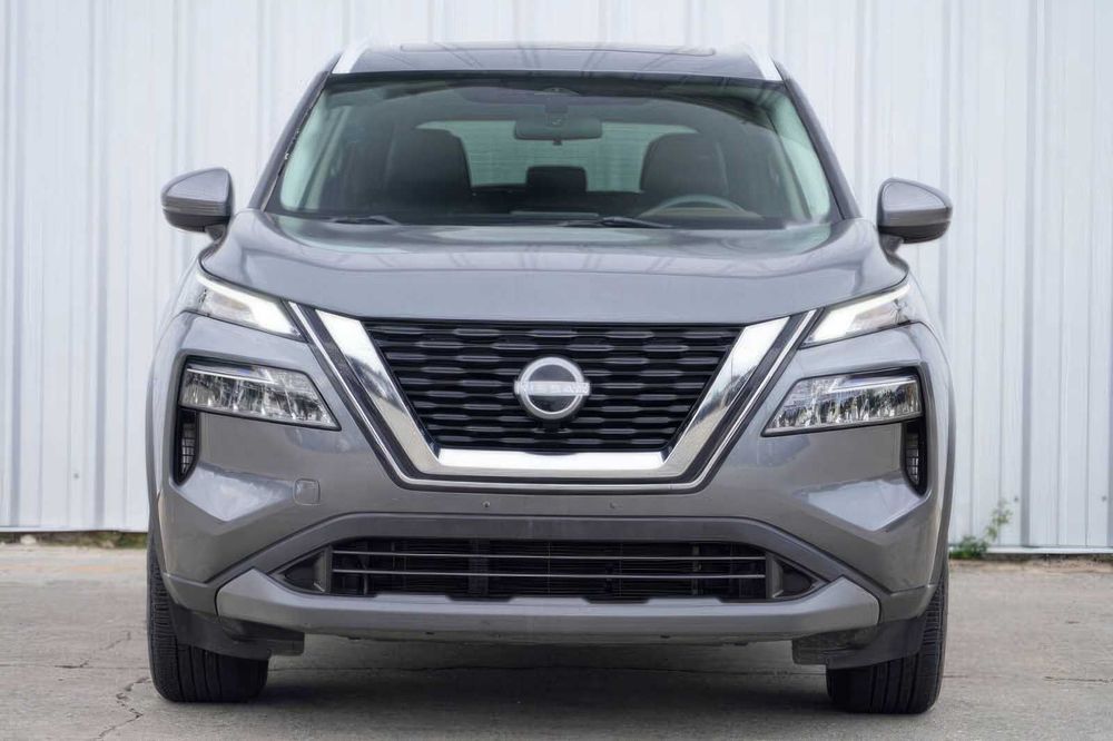 Nissan Rogue SV      2022