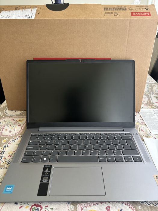 Portátil Lenovo Semi novo