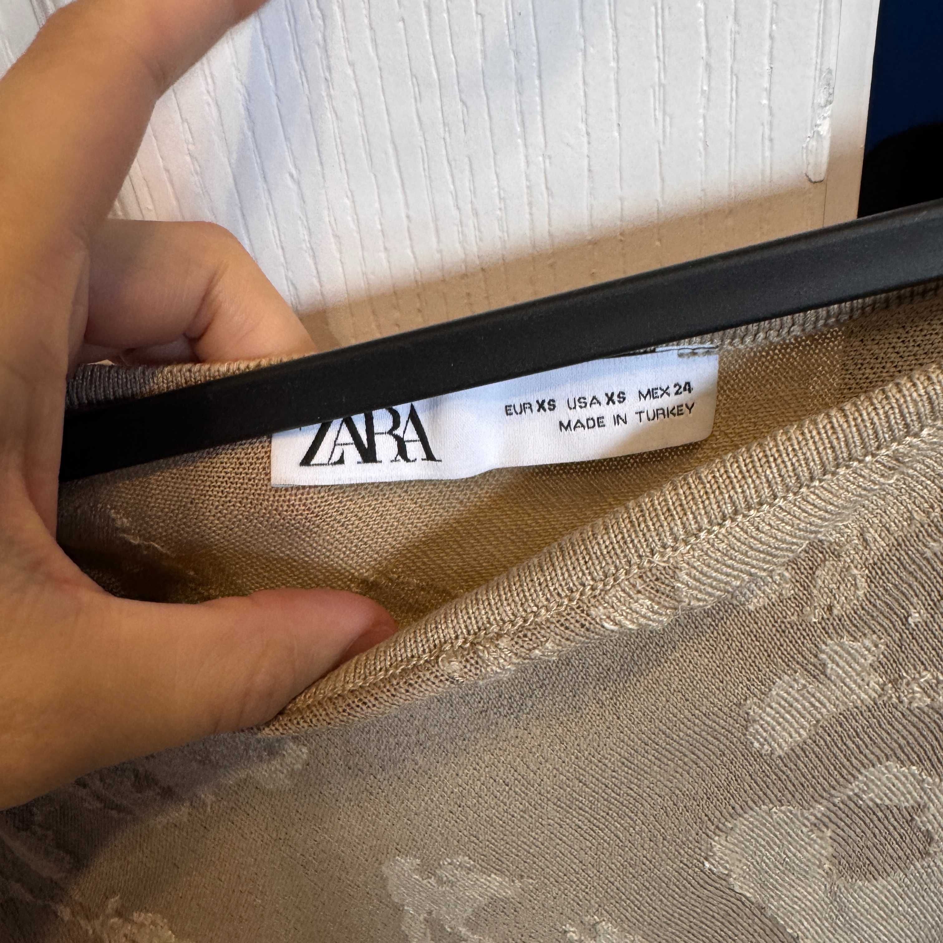 Bluzka na jedno ramię Zara