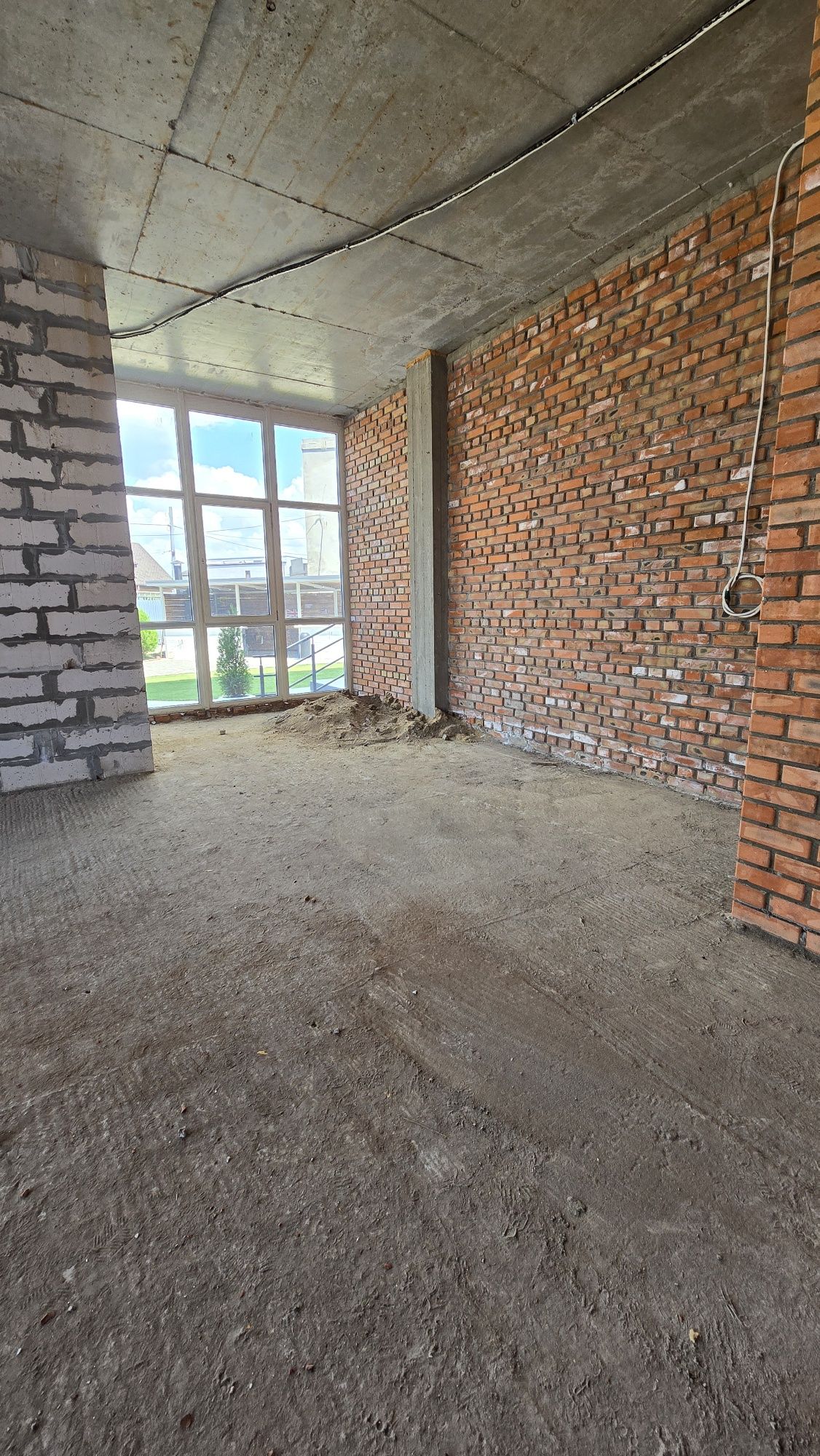 Прекрасная коммерция 51м2 в сданном комплексе CRYSTAL HOUSE