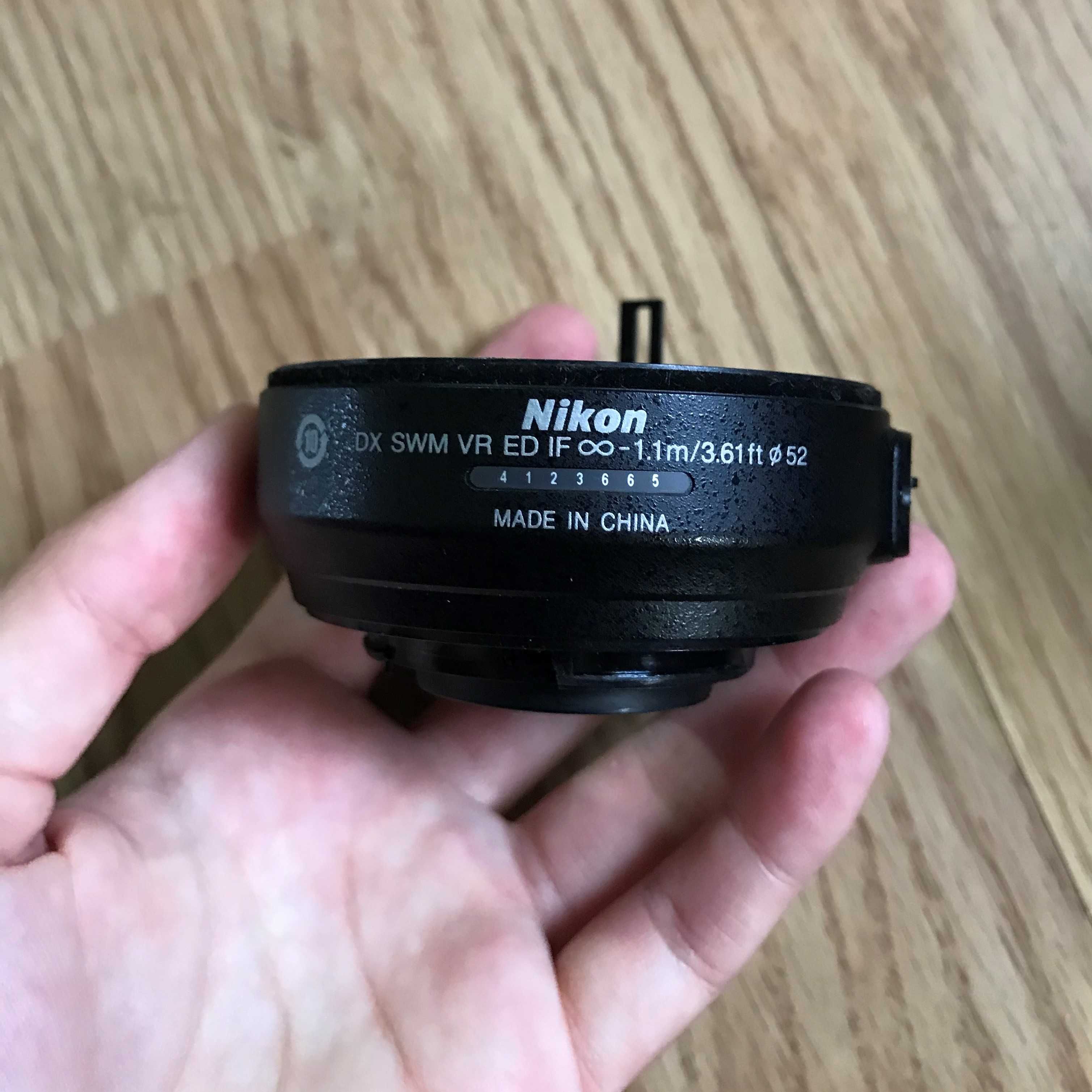 Objetiva Nikon AF-S NIKKOR 55-200mm 1:4-5.6G ED + Parasol Nikon HB-37