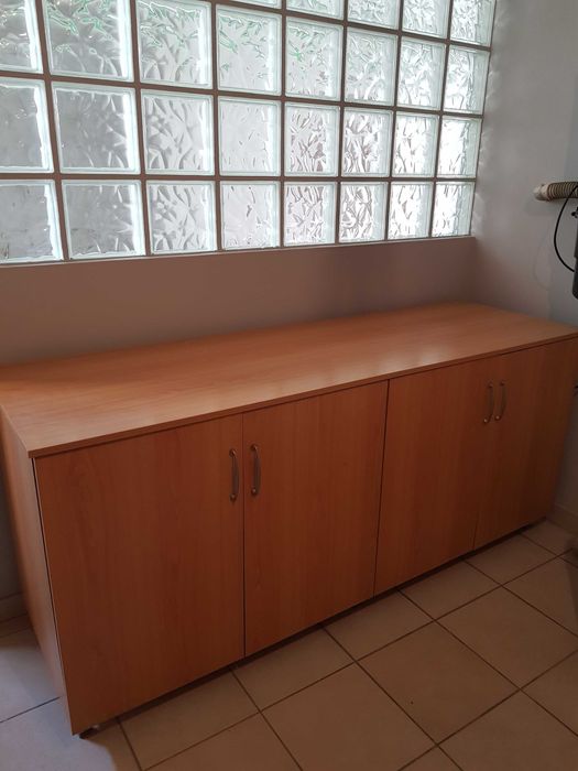 2 Moveis de arrumação simples e em bom estado