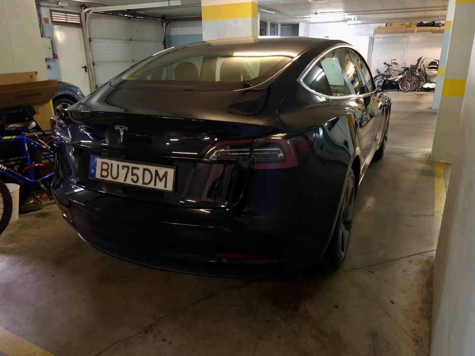 Tesla model 3 standard range plus rwd