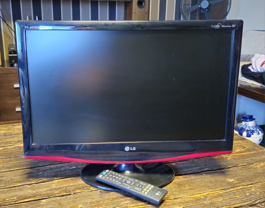 Tv z opcją monitora 23 "