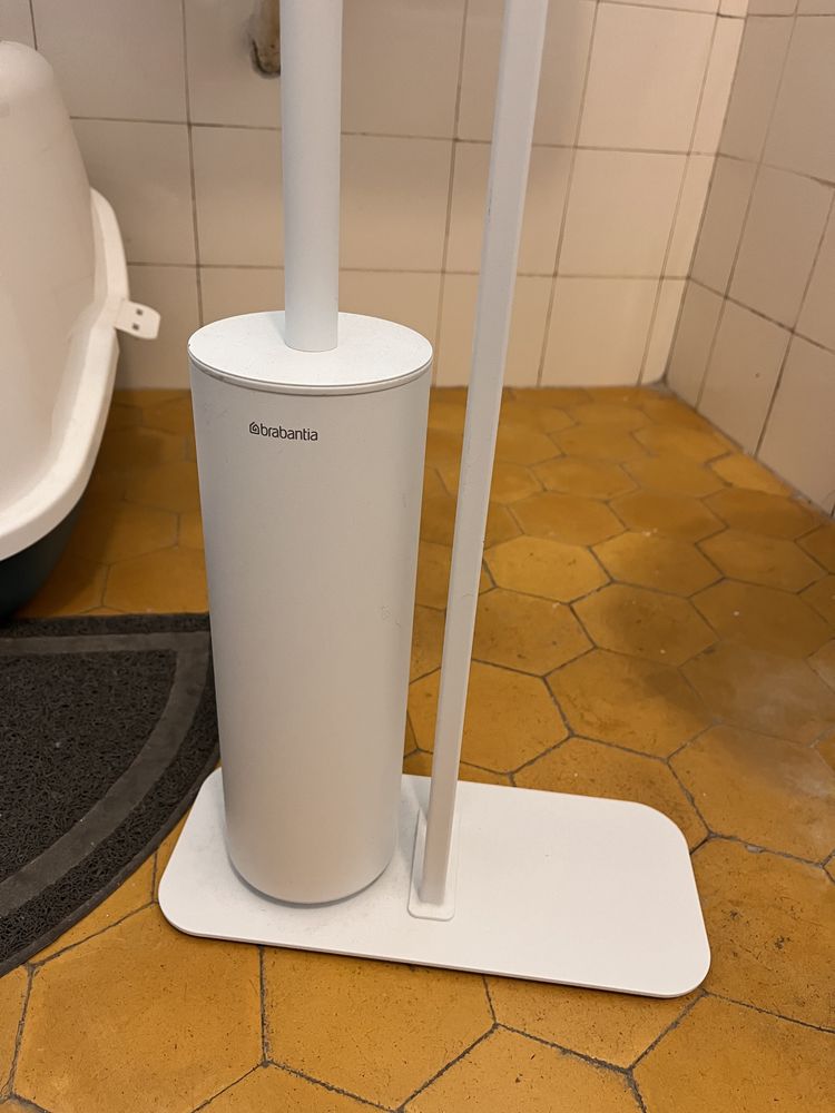 Conjunto de porta papel higiénico e piaçaba Brabantia