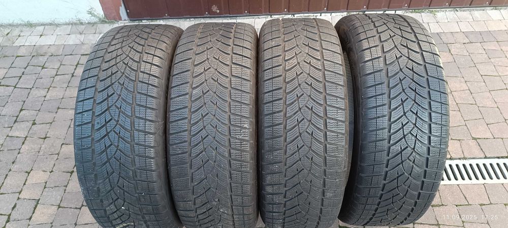 4 opony zimowe Goodyear  225/55 R18  102V