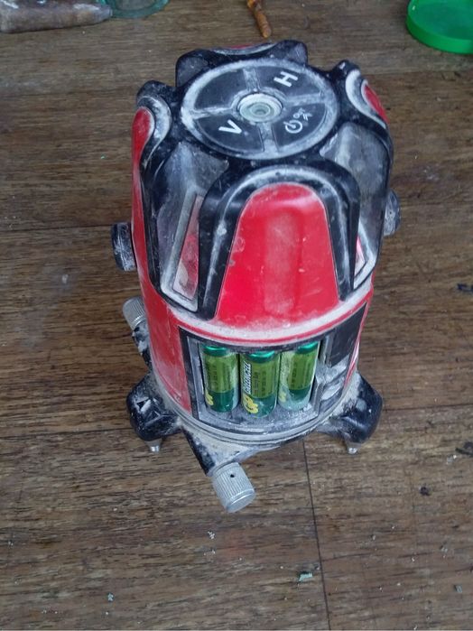 Лазерный уровень на запчасти