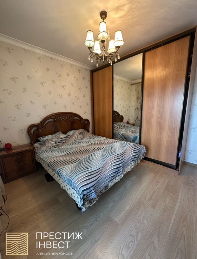 Продаж 3 кімнатної квартири на початку міста