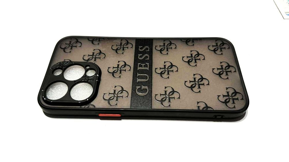 Etui obudowa 15 pro max Guess