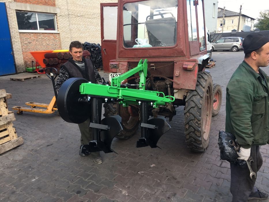 Плуг бомет, плуг на трактор, бомет, польський плуг
