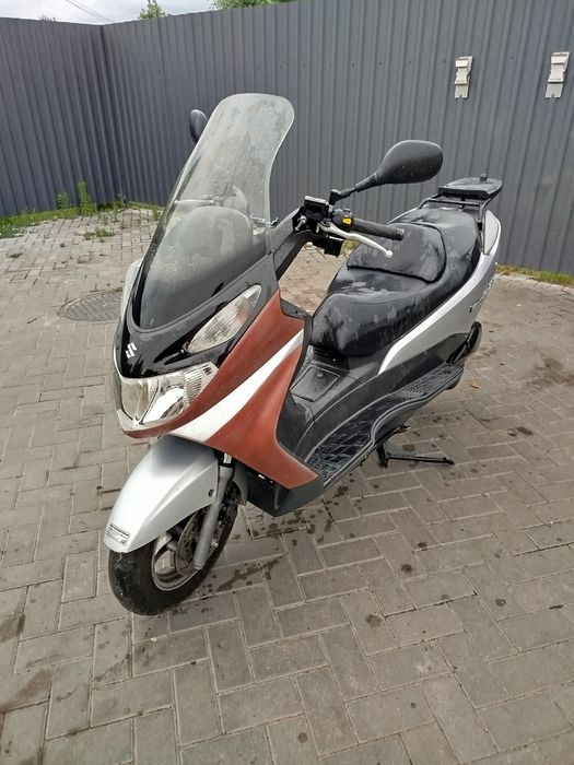 Скутер Suzuki Burgman 125 кубів