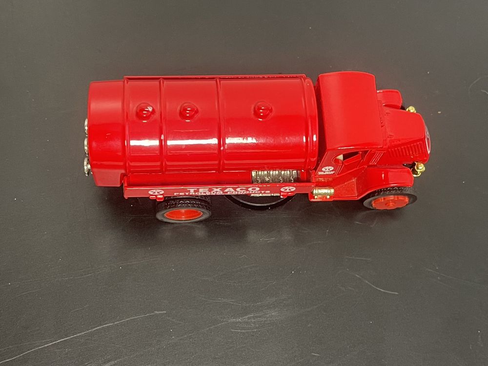 Модель авто Matchbox Mack Tanker Texaco колекційна