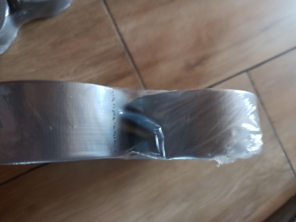 Taśma naprawcza bardzo mocno srebrna