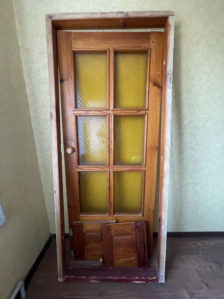 Межкомнатная дверь с коробом и наличниками