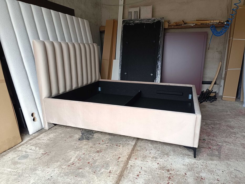 Łóżko tapicerowane welurowe nóżki stelaż pojemnik półwałki bed king