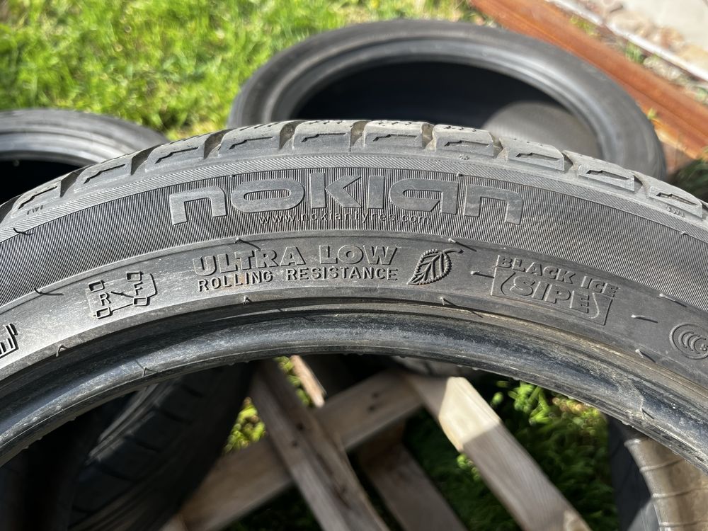Шини зимові/літні 225/45 R18