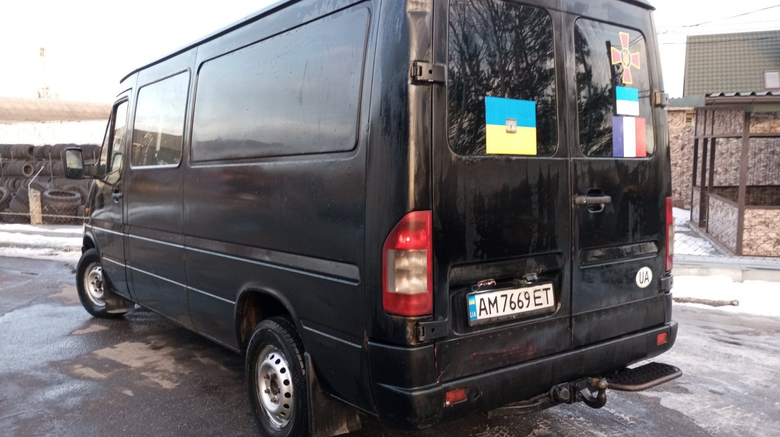 Продам mercedes sprinter середня база в чудовому стані.