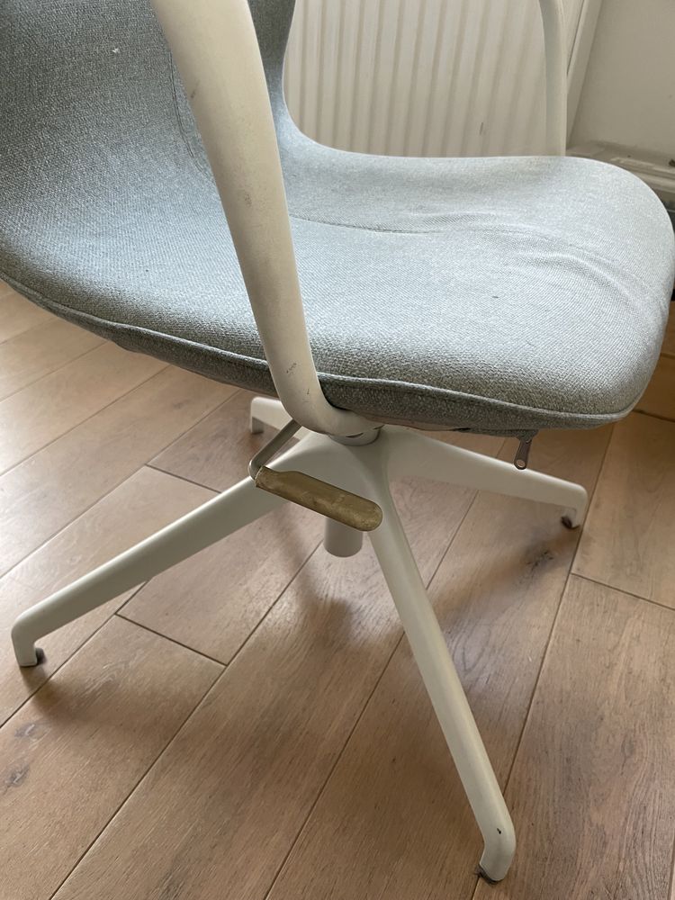 Krzesło obrotowe IKEA Langfjall jasnozielone