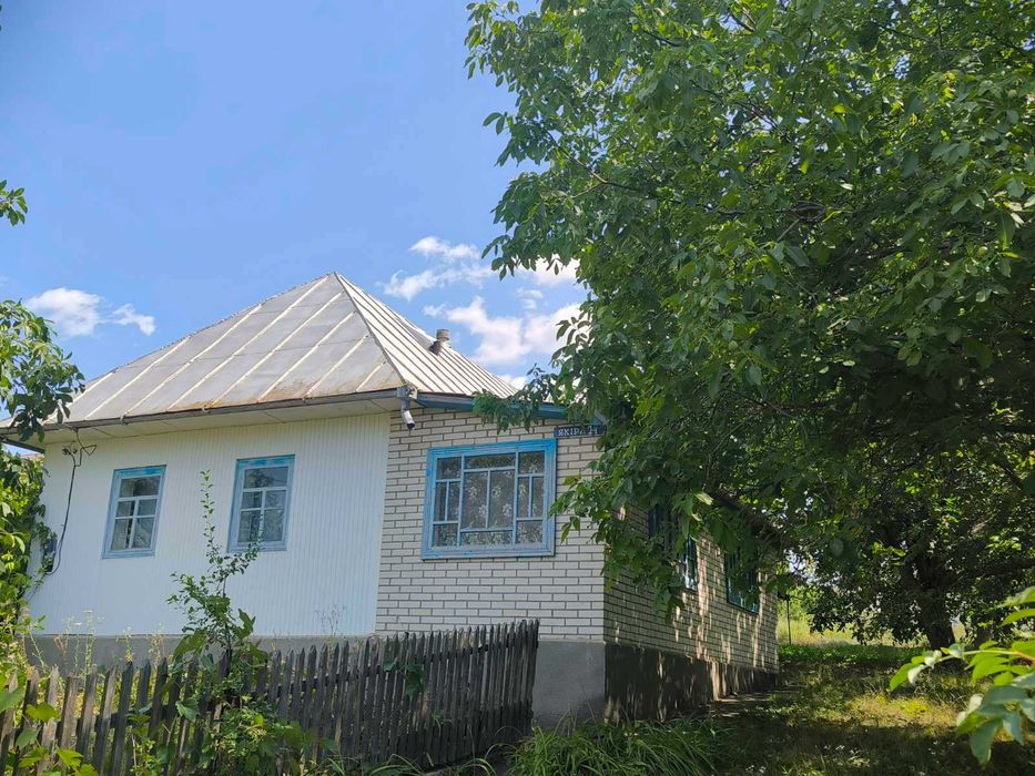 Продаємо будинок