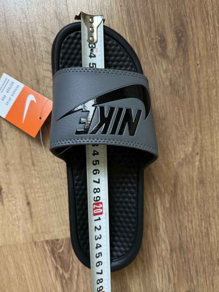 Шлёпки сланцы Nike BENASSI 44 и  41 размер