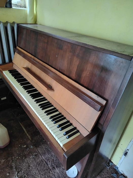 Pianino Czernihów – sprawne, do strojenia