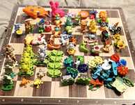 Conjunto de 50 animais de plástico e acessórios