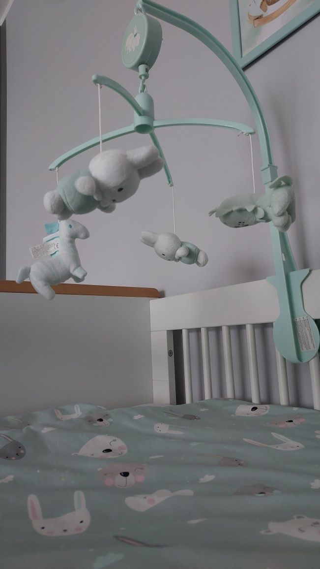 Karuzelka do łóżeczka TIAMO Miffy Safari + grzechotka