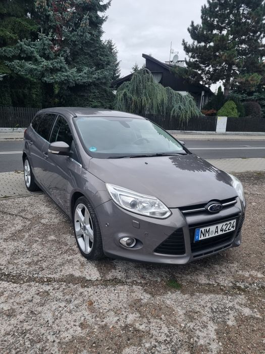Focus mk3 1.6 benzyna 6 biegów Titanium Xenon Led Nawigacja