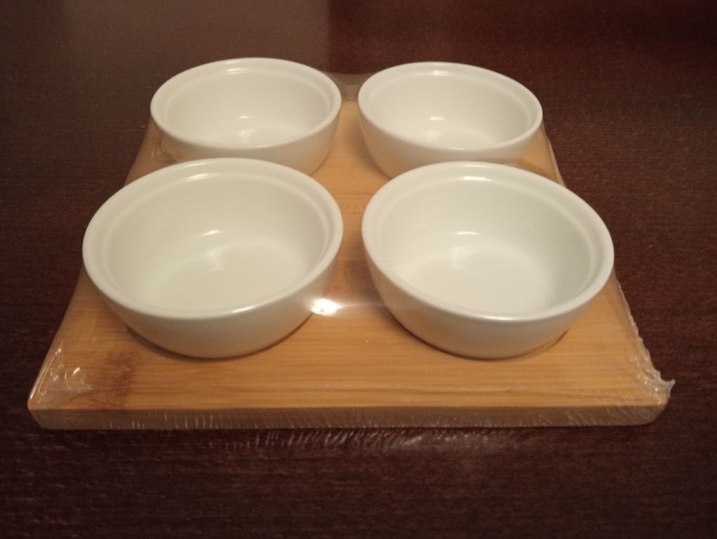 Nowy zestaw do serwowania z porcelanowymi miseczkami