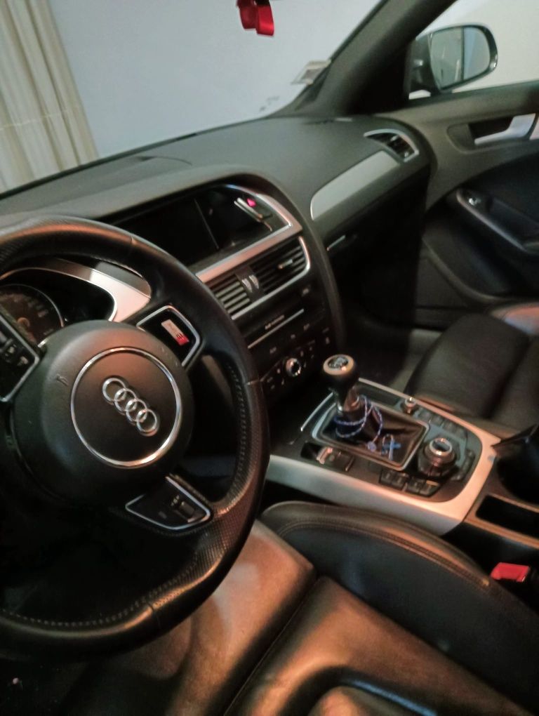 Audi A4 2.0 TDI S Line