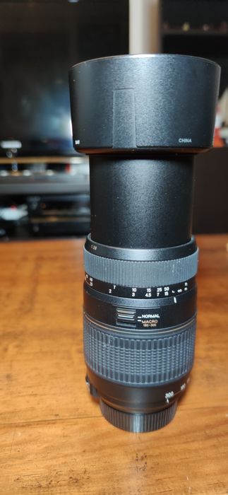 Lente Tamron 70-300 AF para Nikon