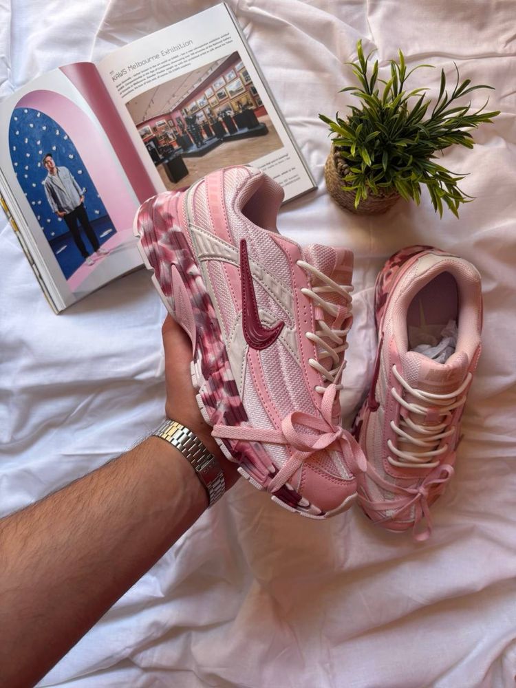 Nike Initiator Custom Pink