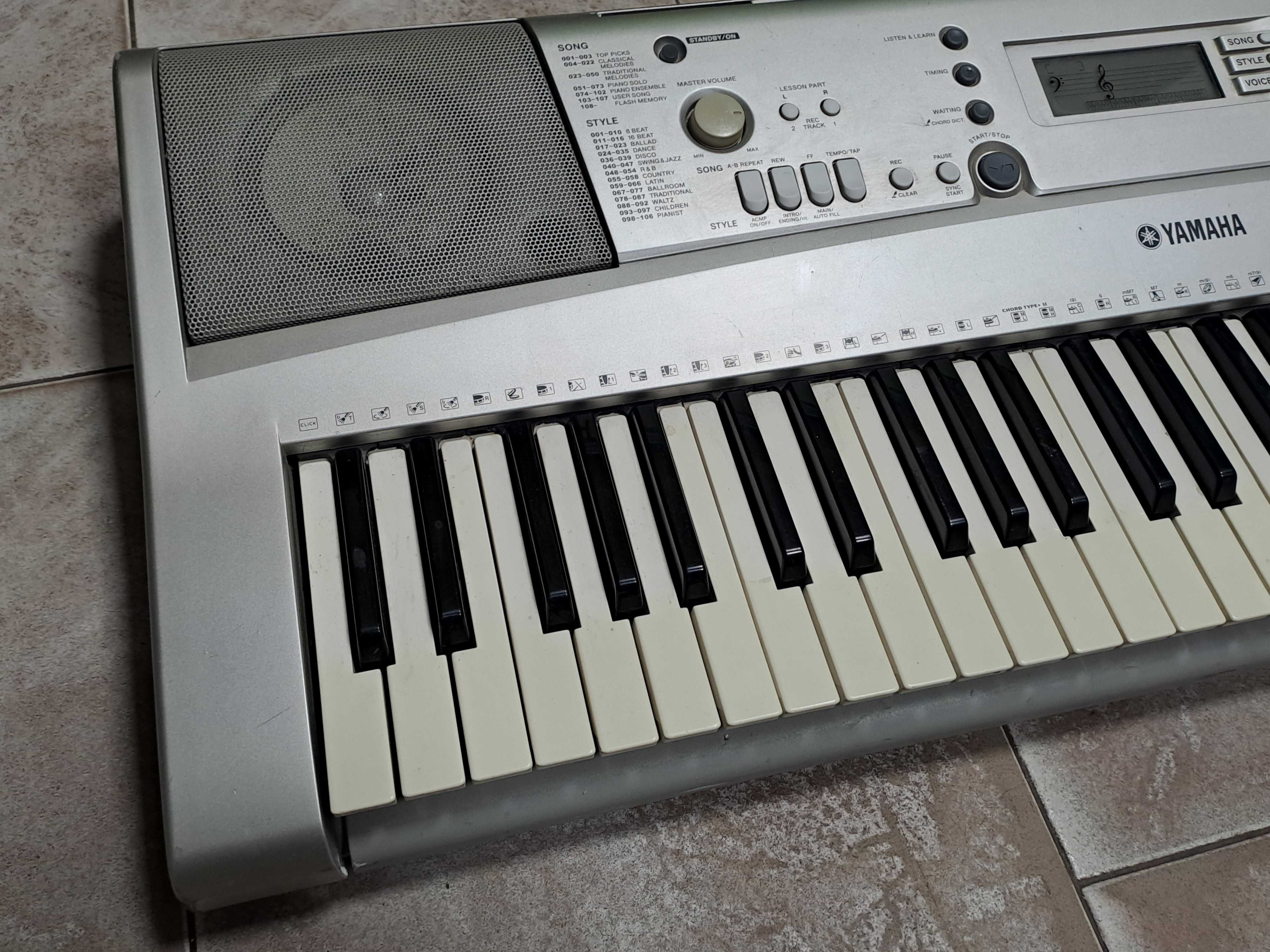 Sprzedam klawisze  YAMAHA PSR 303 !!