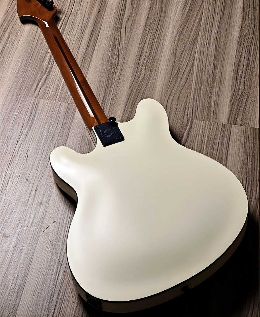 Продам электрогитару Fender Tom Delonge StarCaster (Blink-182) Нова.