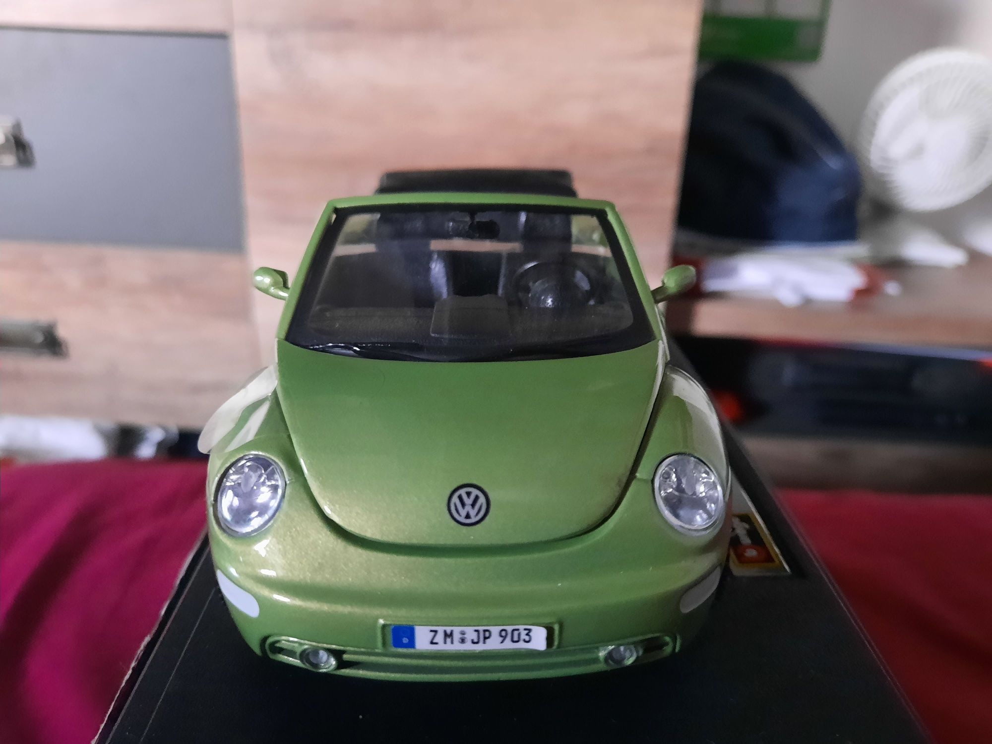 Auto Kolekcjonerskie Volkswagen New Beetle Cabriolet Bburago 1:24