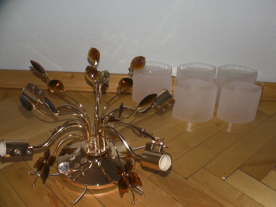 Люстра нова не була в користуванні